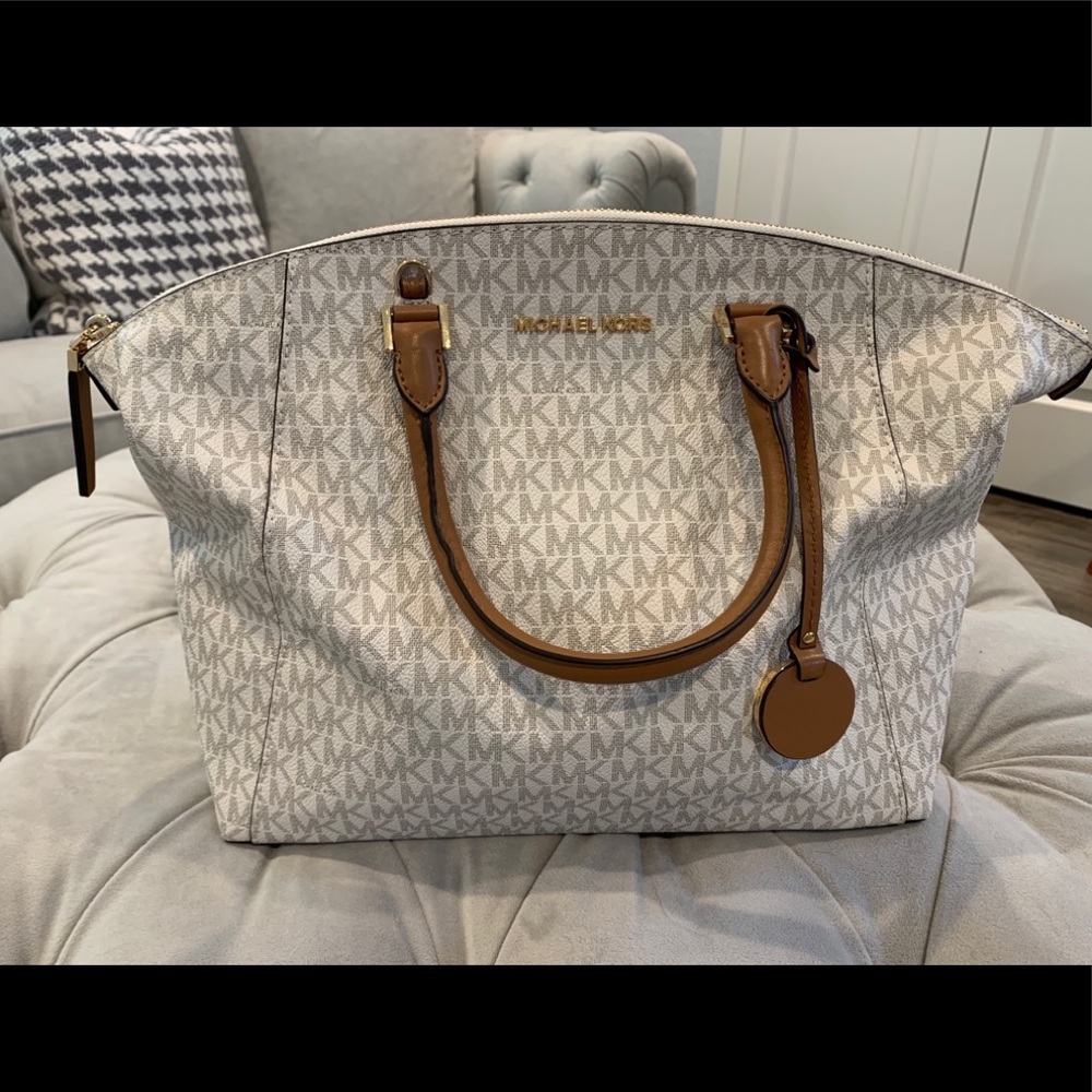 Michael Kors Large Vanilla Ciara Satchel